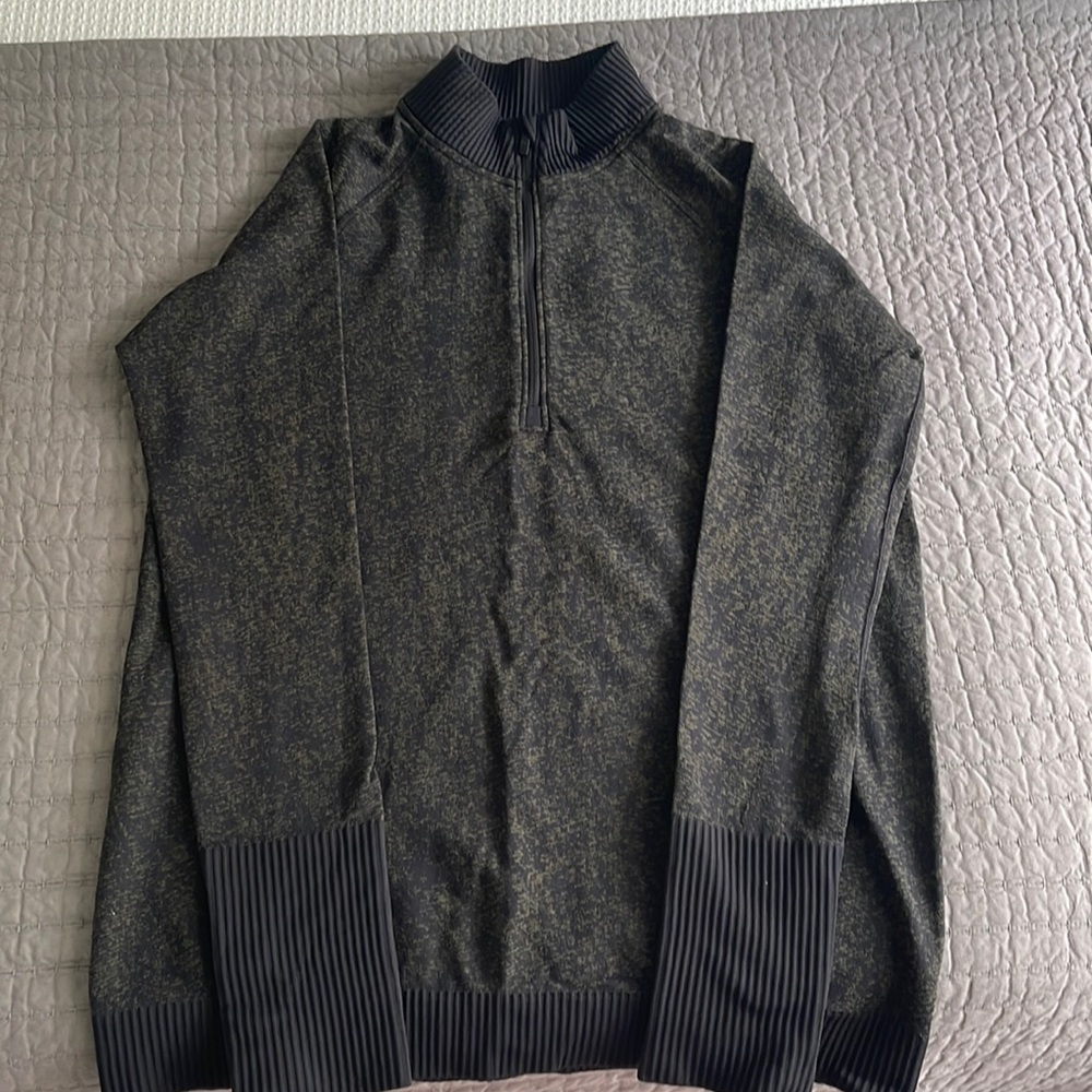 LuluLemon pullover 1/4 zip